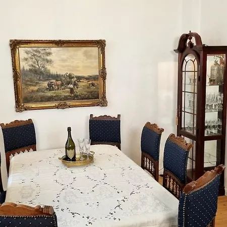 Historisches Ambiente Im Fuerstenbahnhof Apartmán