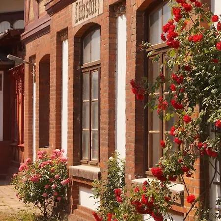 Historisches Ambiente Im Fuerstenbahnhof Apartmán Lübstorf